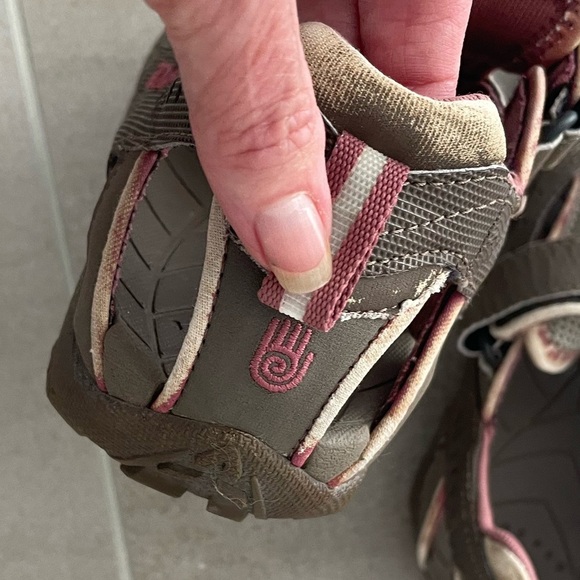 Teva Tan and Pink Athletic Sandals size 7.5 - Picture 5 of 17